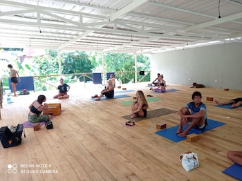don jons lodge surf and yoga