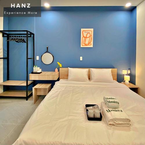 hanz monstera hotel grand world