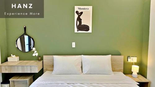 hanz monstera hotel grand world