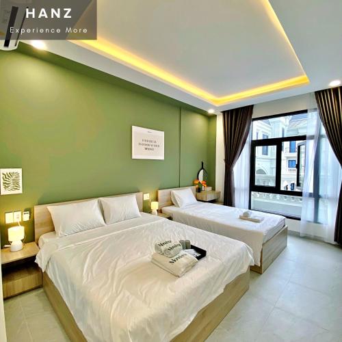 hanz monstera hotel grand world