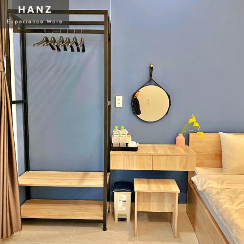 hanz monstera hotel grand world