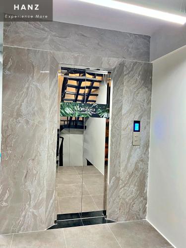 hanz monstera hotel grand world