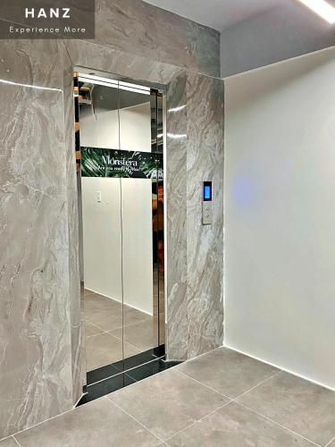 hanz monstera hotel grand world