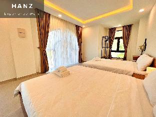 hanz monstera hotel grand world