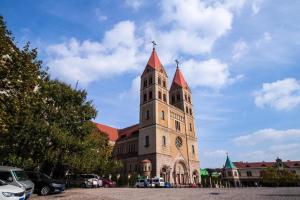 hanting hotel qingdao taidong wanda