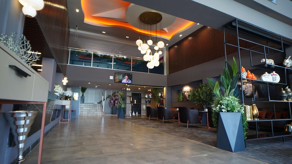 hotella resort and spa