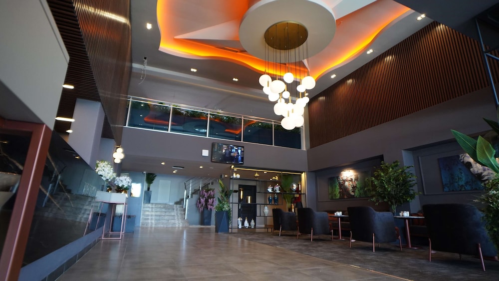 hotella resort and spa