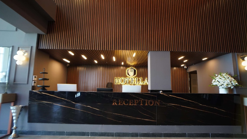 hotella resort and spa