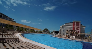 hotella resort and spa