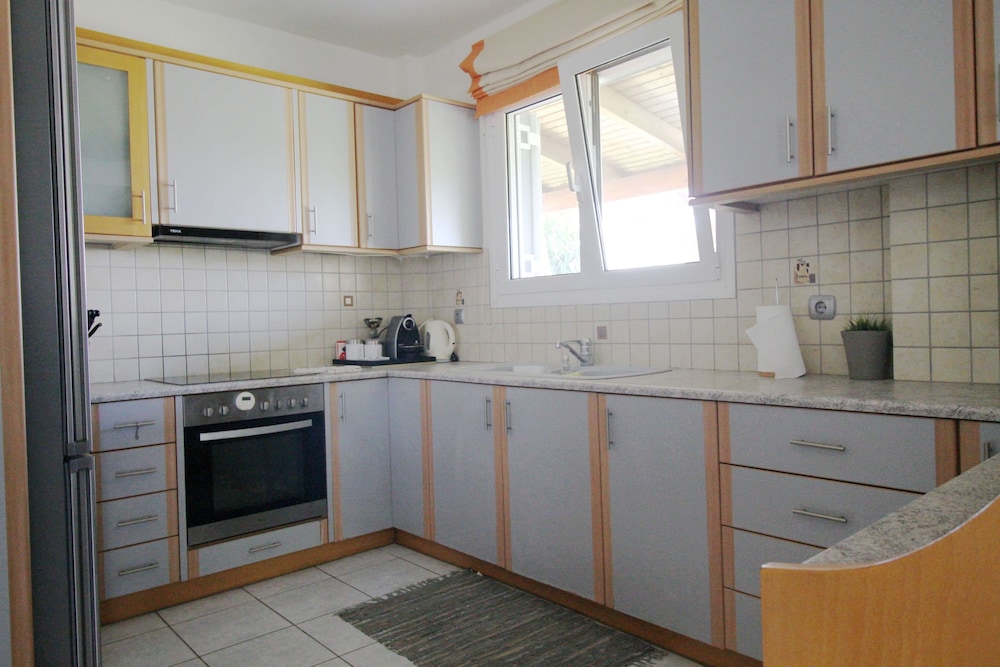 markopoulo mesogaias