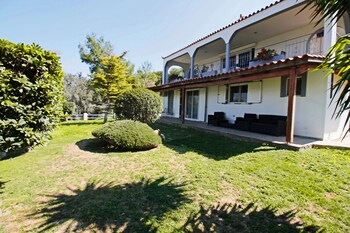 markopoulo mesogaias