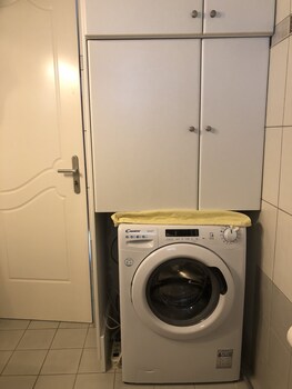 markopoulo mesogaias