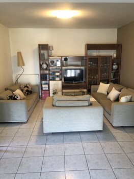 markopoulo mesogaias