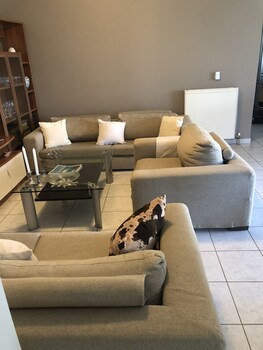 markopoulo mesogaias