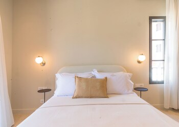 argostoli essence suites