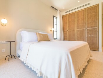 argostoli essence suites