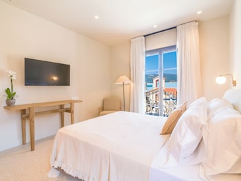 argostoli essence suites