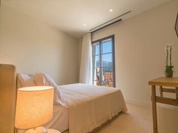 argostoli essence suites