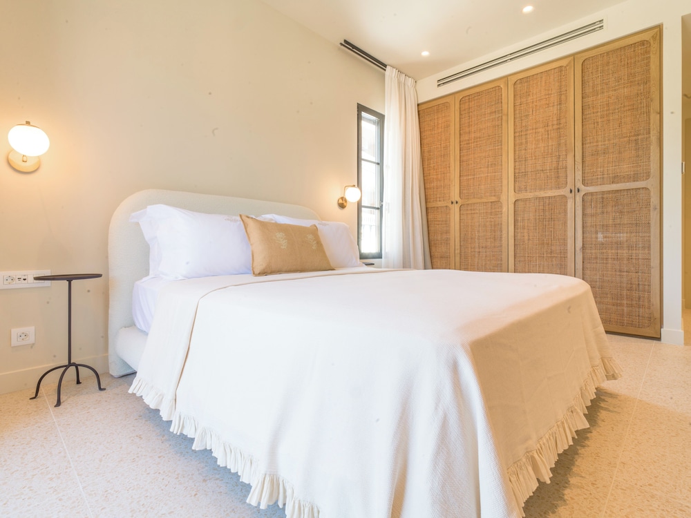 argostoli essence suites