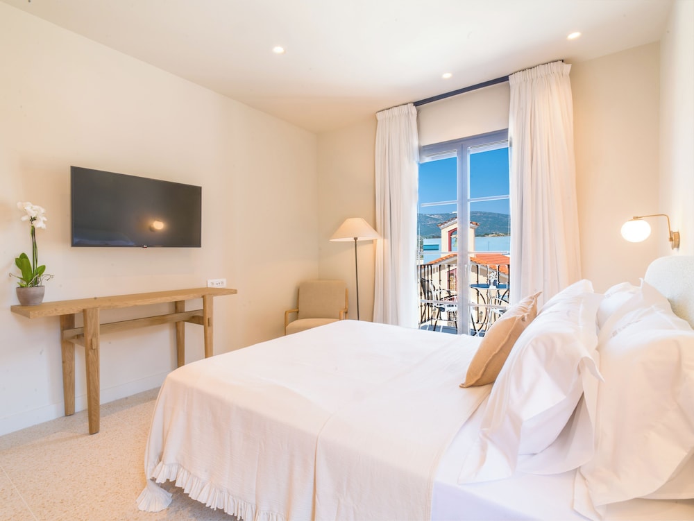 argostoli essence suites