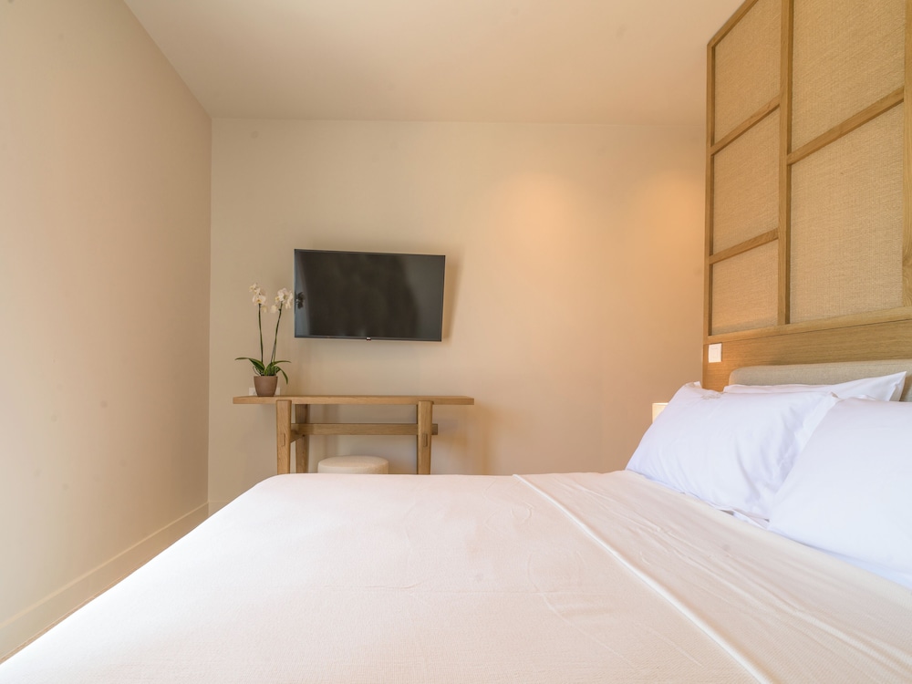 argostoli essence suites