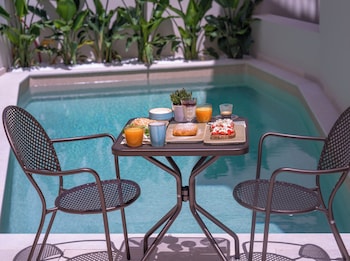 argostoli essence suites