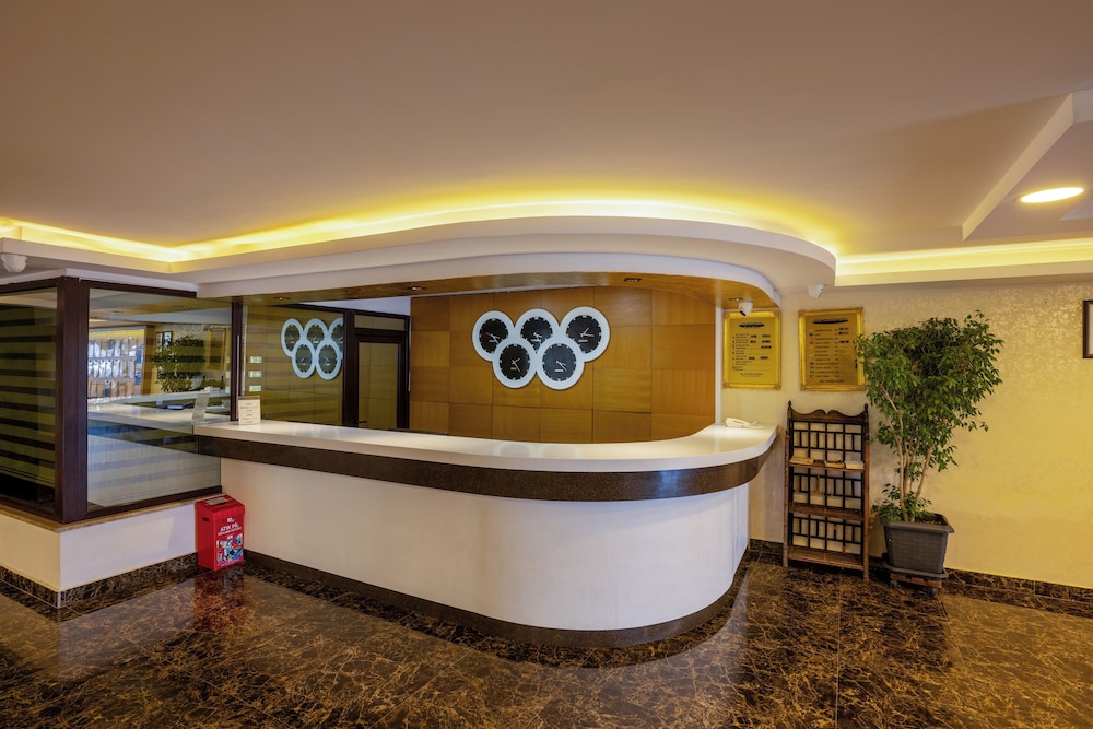 club hotel belpinar