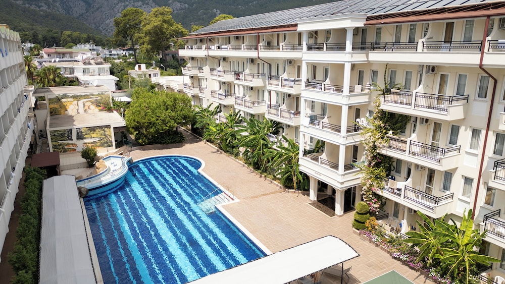 club hotel belpinar
