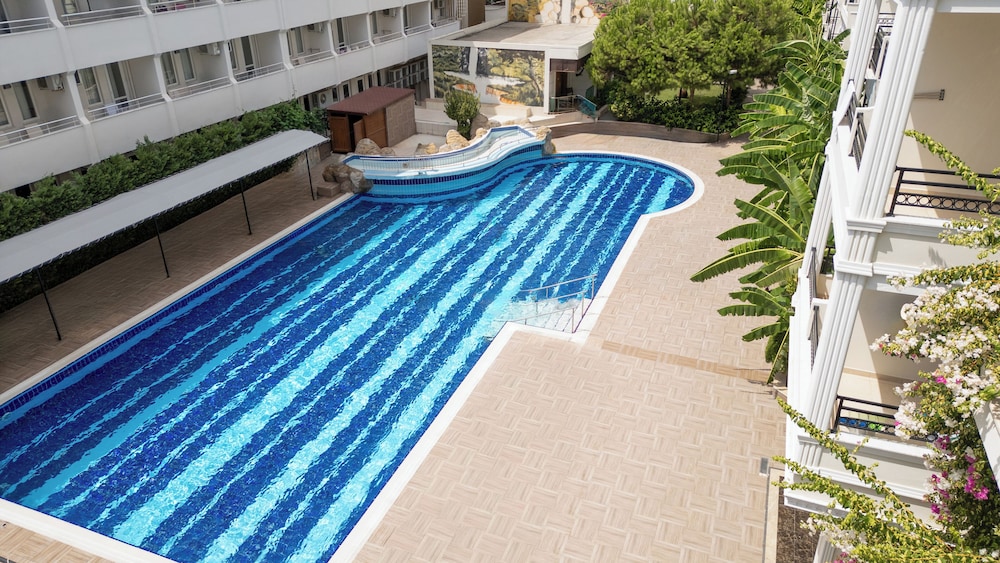 club hotel belpinar