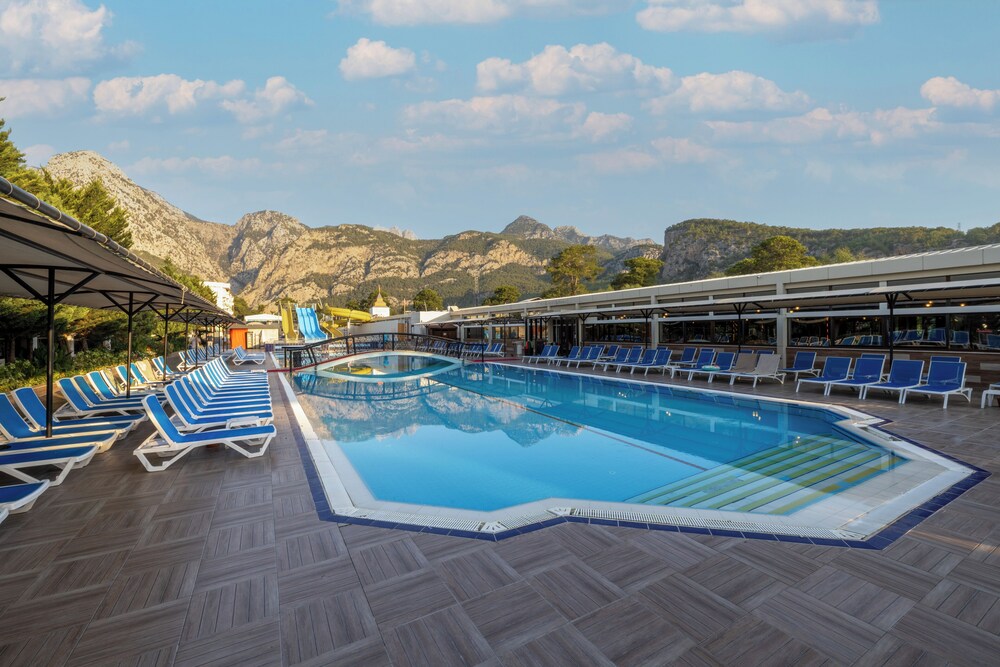 club hotel belpinar