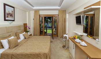club hotel belpinar