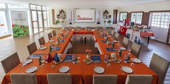 club hotel belpinar