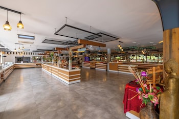 club hotel belpinar