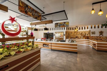 club hotel belpinar