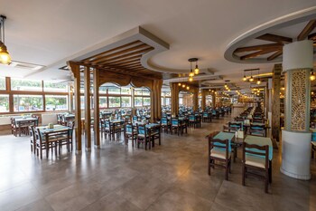 club hotel belpinar