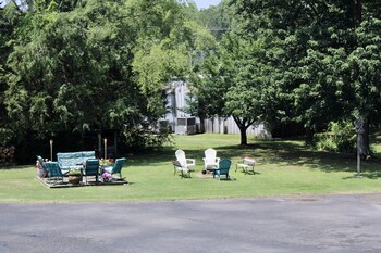 The Klassic Inn,Greers Ferry>>Fairfield Bay,2.5 star
