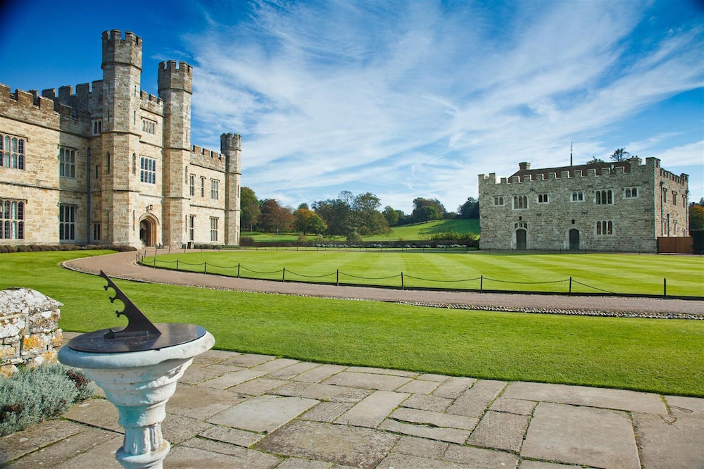 maidens tower bandb