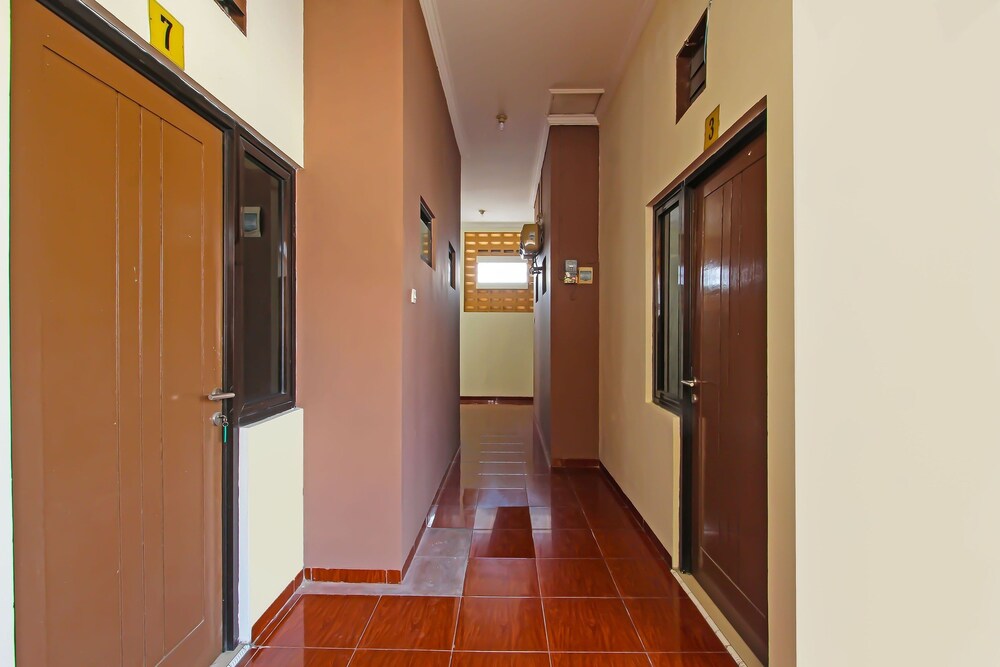 super oyo 92437 wahidin guesthouse