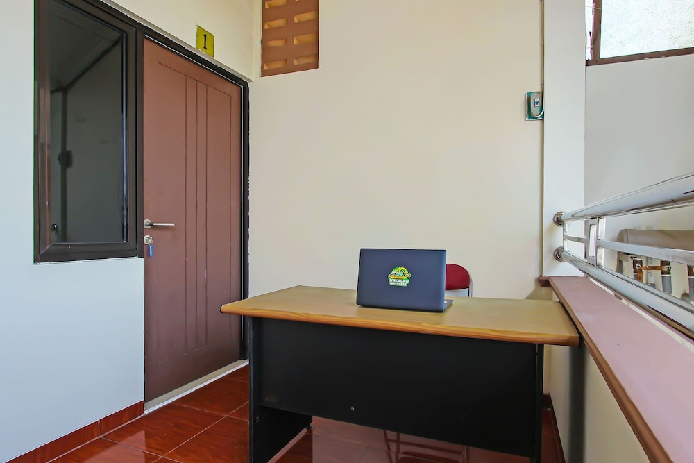 super oyo 92437 wahidin guesthouse