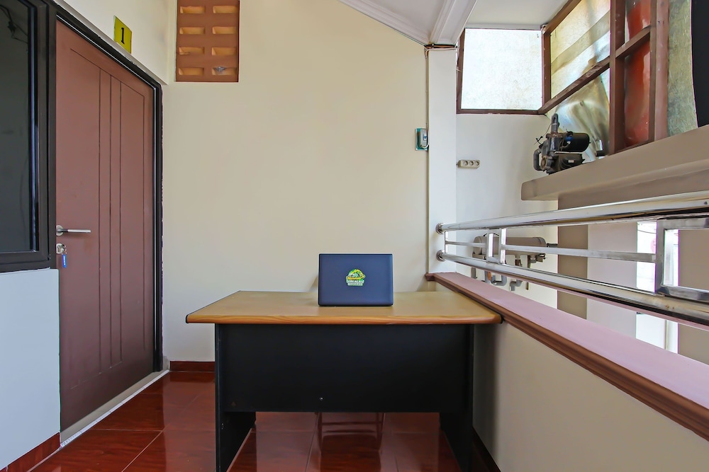 super oyo 92437 wahidin guesthouse