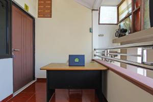 super oyo 92437 wahidin guesthouse