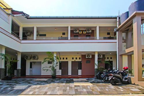 super oyo 92437 wahidin guesthouse