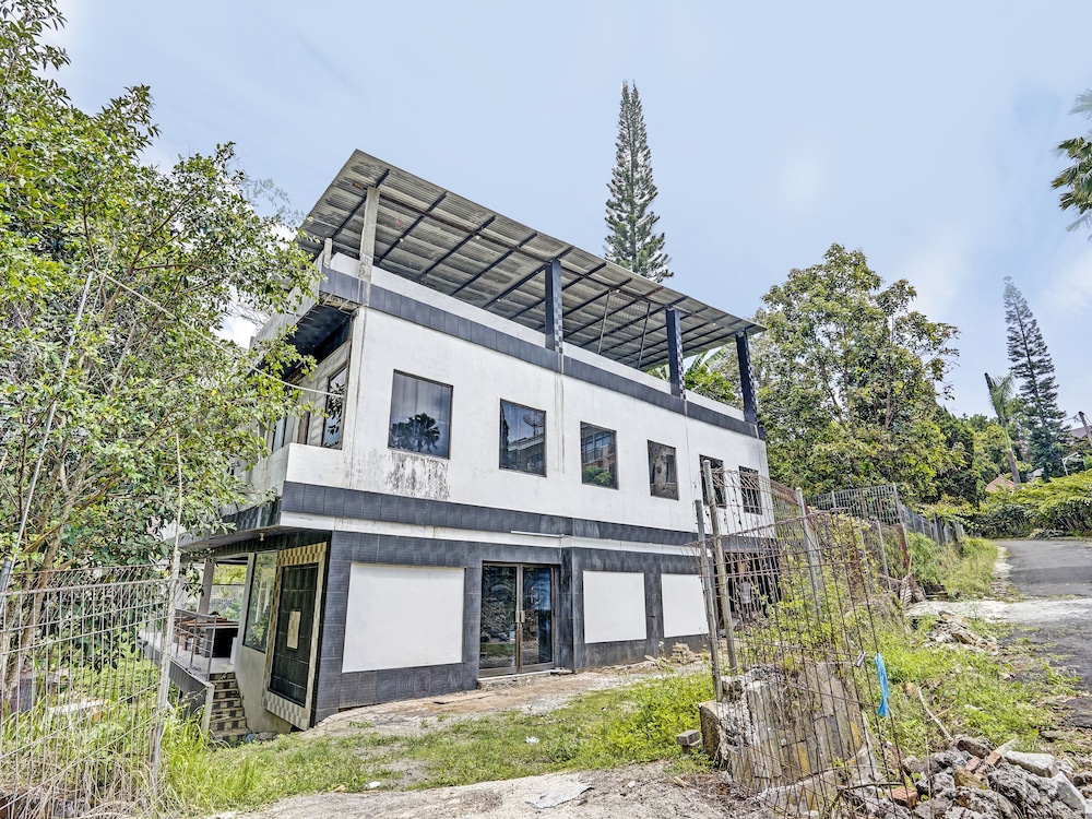 oyo 91612 villa a1