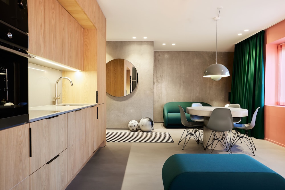 kirk suites