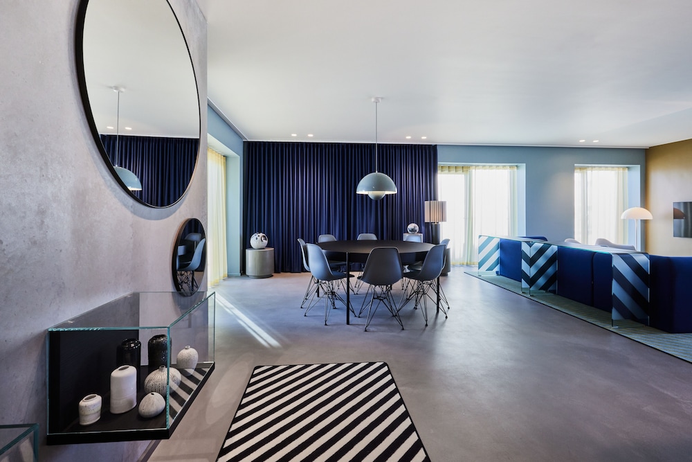 kirk suites