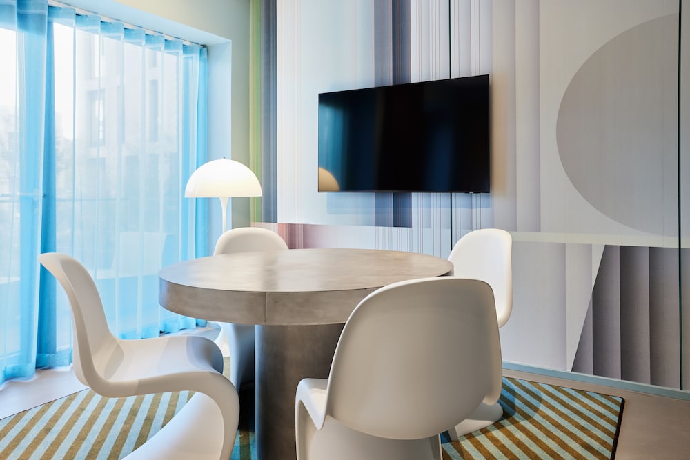 kirk suites
