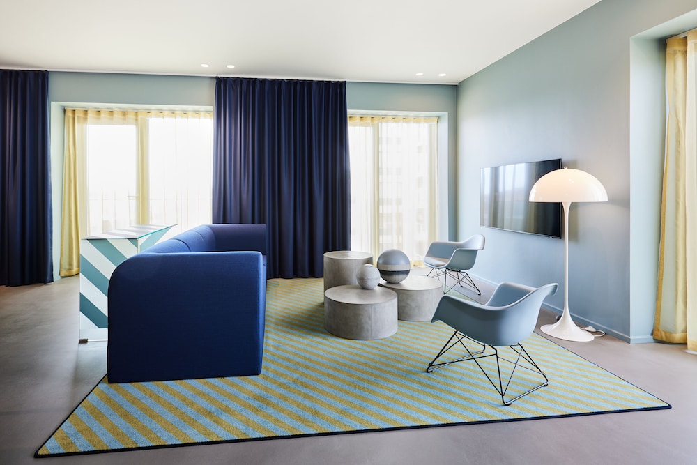 kirk suites
