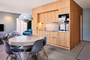kirk suites
