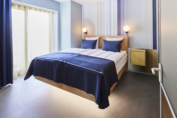 kirk suites