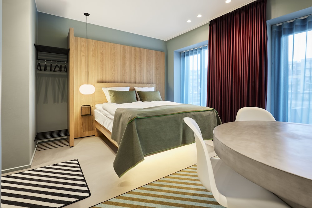kirk suites